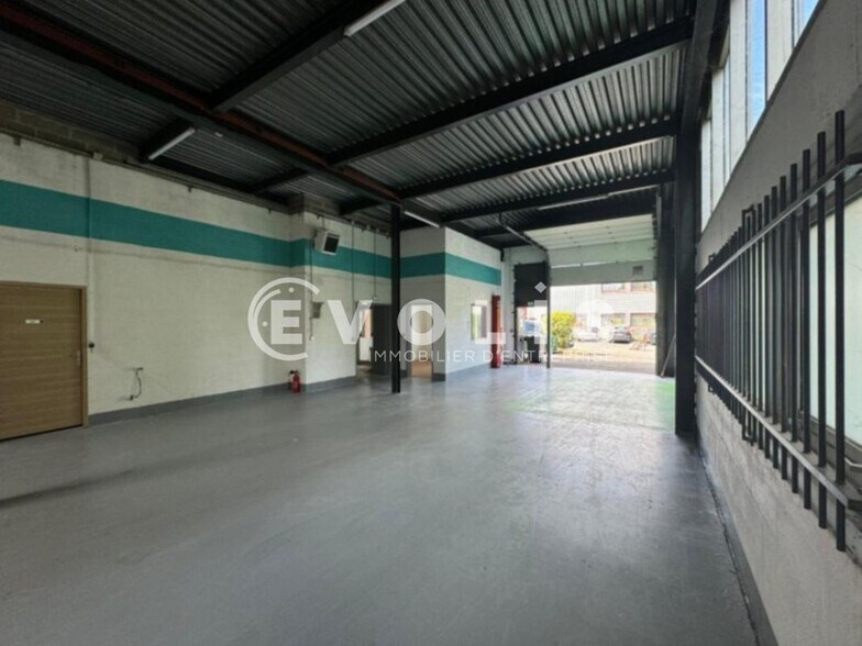 Flex in Massy for lease - Interior Photo - Image 3 of 10