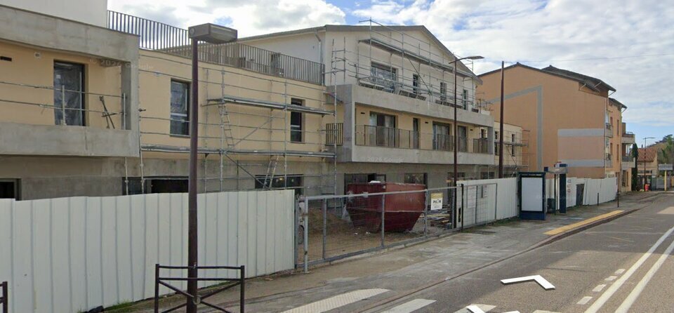 Retail in Saint Bonnet De Mure for lease Construction Photo- Image 1 of 3