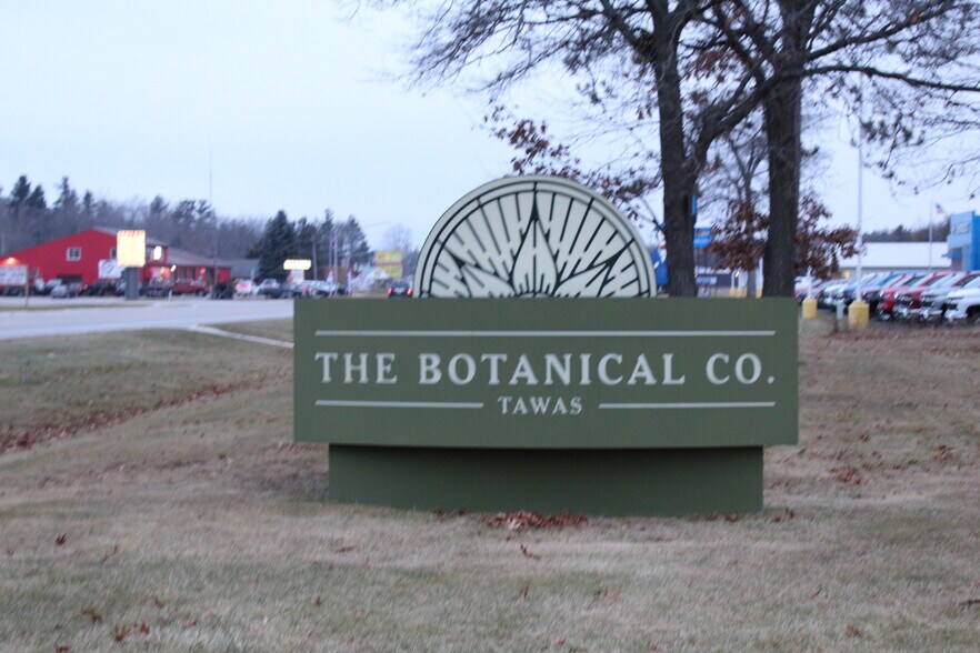 1885 E Us 23, East Tawas, MI à vendre - Photo du bâtiment - Image 2 de 19