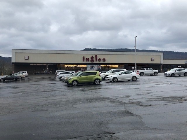 12060-12078 S Main St, Trenton, GA à louer - Photo du bâtiment - Image 3 de 7