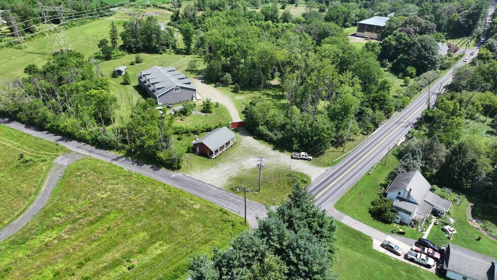 3001 Moyer Rd, Hellertown, PA for lease - Building Photo - Image 2 of 15