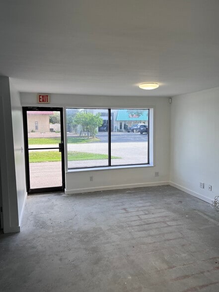 3942 Arnold Ave, Naples, FL à louer - Photo intérieure - Image 3 de 20