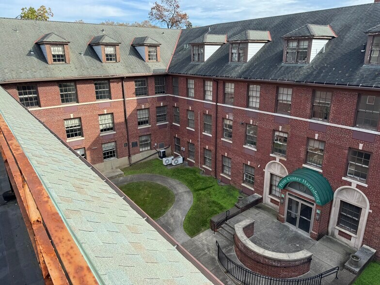 2601 N 3rd St, Harrisburg, PA à louer - Photo du bâtiment - Image 3 de 4