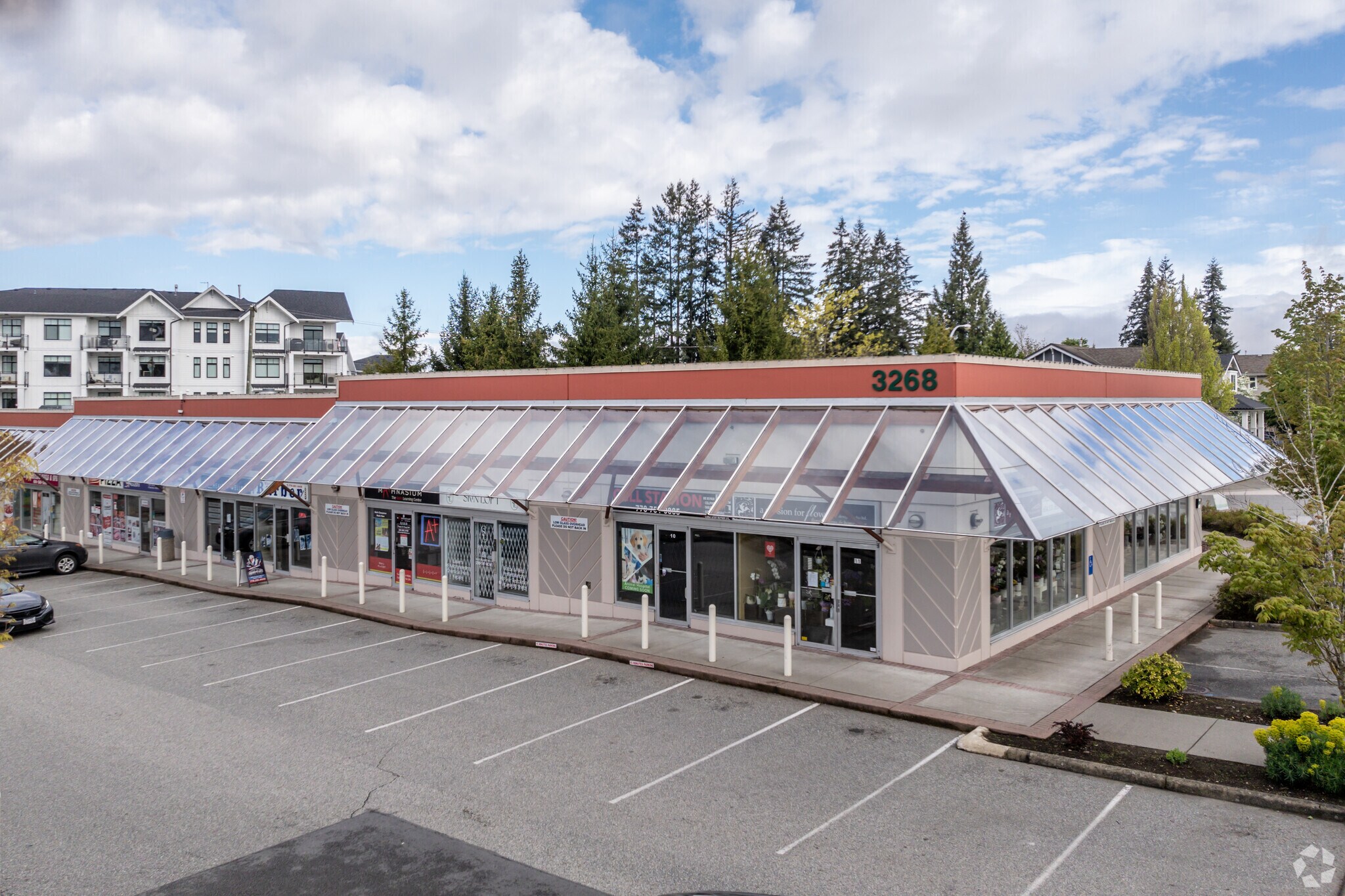 3238-3278 King George Blvd, Surrey, BC à vendre Photo principale- Image 1 de 1