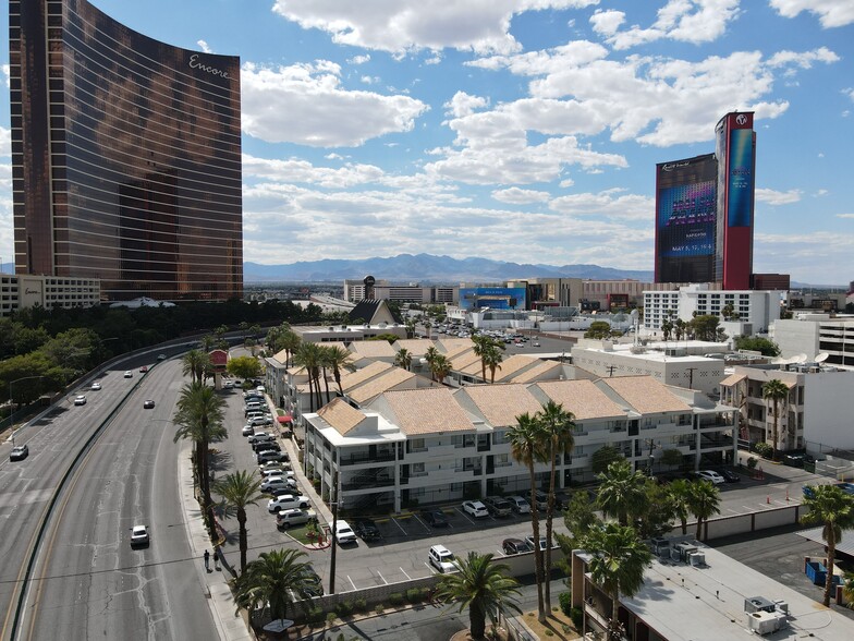 344 E Desert Inn Rd, Las Vegas, NV for lease - Building Photo - Image 3 of 8