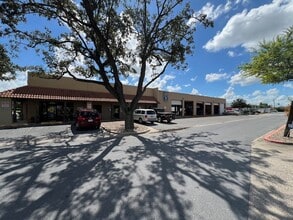 310 E Pecan Blvd, McAllen, TX for lease Interior Photo- Image 2 of 22