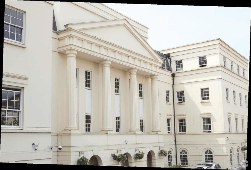 8 Dormer Pl, Leamington Spa à louer - Photo du bâtiment - Image 2 de 8