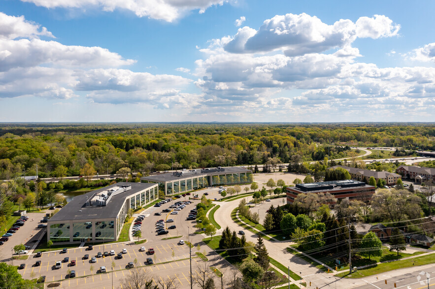 27725 Stansbury Blvd, Farmington Hills, MI for lease - Aerial - Image 3 of 4