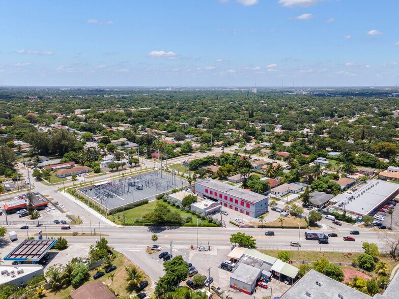 14444 W Dixie Hwy, Miami, FL à vendre - Photo du bâtiment - Image 3 de 12