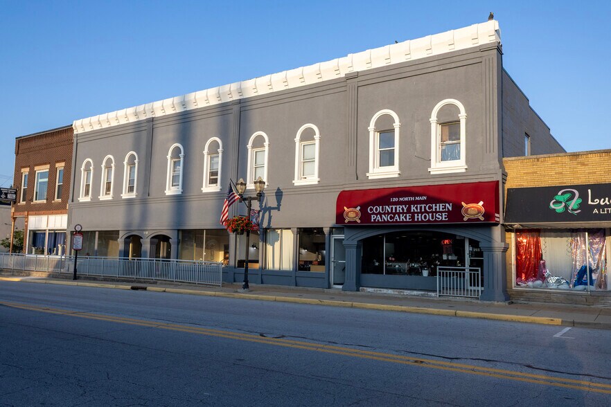 118-120 Main Street In, Hebron, IN à vendre - Photo du bâtiment - Image 3 de 34