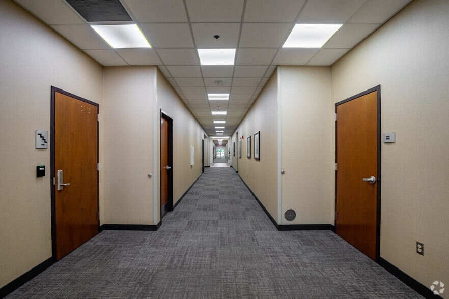 125 Cool Springs Blvd, Franklin, TN à louer - Hall d’entrée - Image 2 de 8