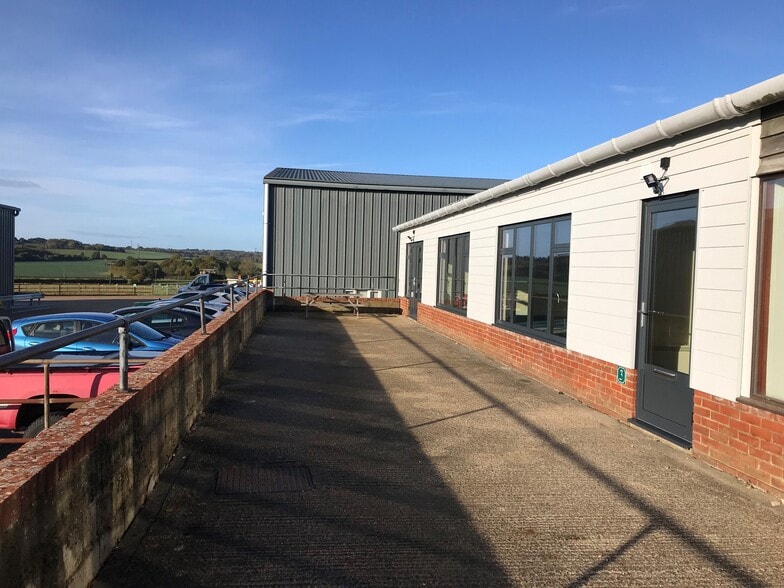 The Long Barn, Norton Farm, Selborne Rd, Alton for lease - Building Photo - Image 2 of 5