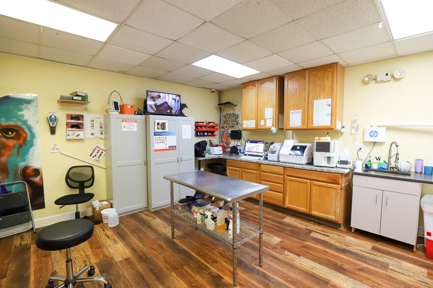 500 NW 60th St, Gainesville, FL for lease - Interior Photo - Image 3 of 10