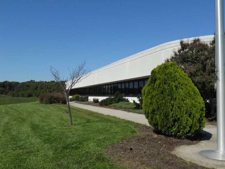 60 Starlifter Ave, Dover, DE à louer - Photo du bâtiment - Image 2 de 7