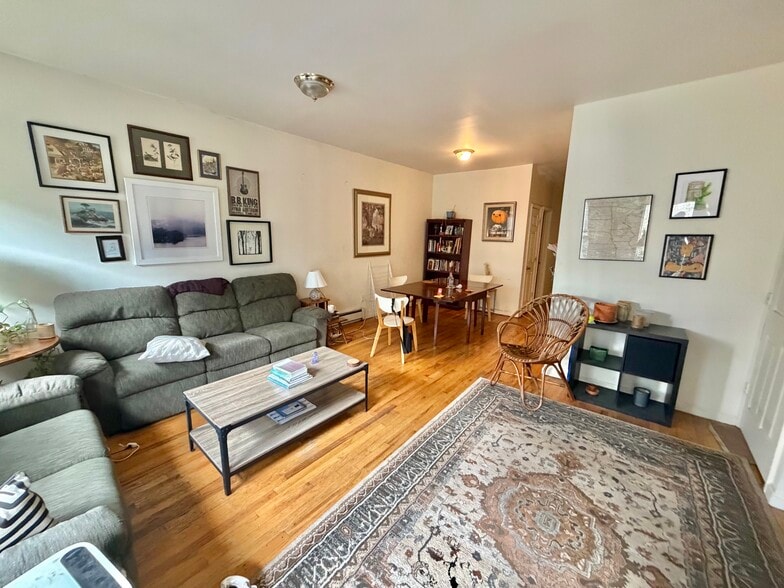 498 Classon Ave, Brooklyn, NY for sale - Interior Photo - Image 3 of 31