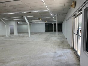 1601 E Sample Rd, Pompano Beach, FL à louer Photo intérieure- Image 2 de 11