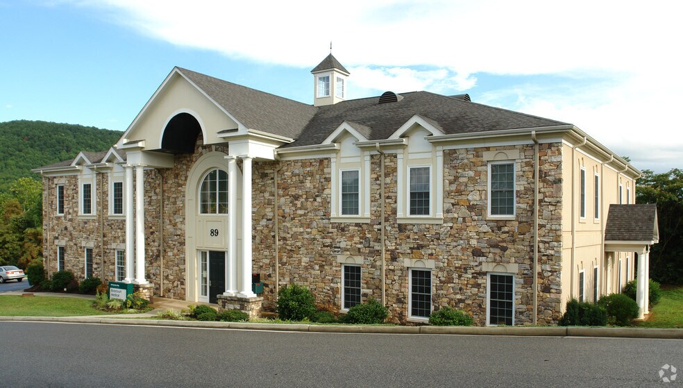 89 Summers Way, Roanoke, VA for sale - Primary Photo - Image 1 of 6