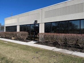 7155-7209 E Kemper Rd, Cincinnati, OH for lease Building Photo- Image 1 of 1