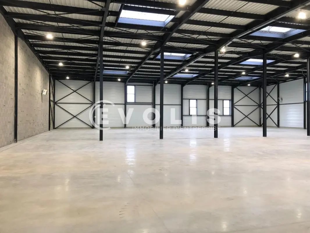 26 Chemin De La Chaume, COLOMBIER-SAUGNIEU for lease Interior Photo- Image 1 of 7