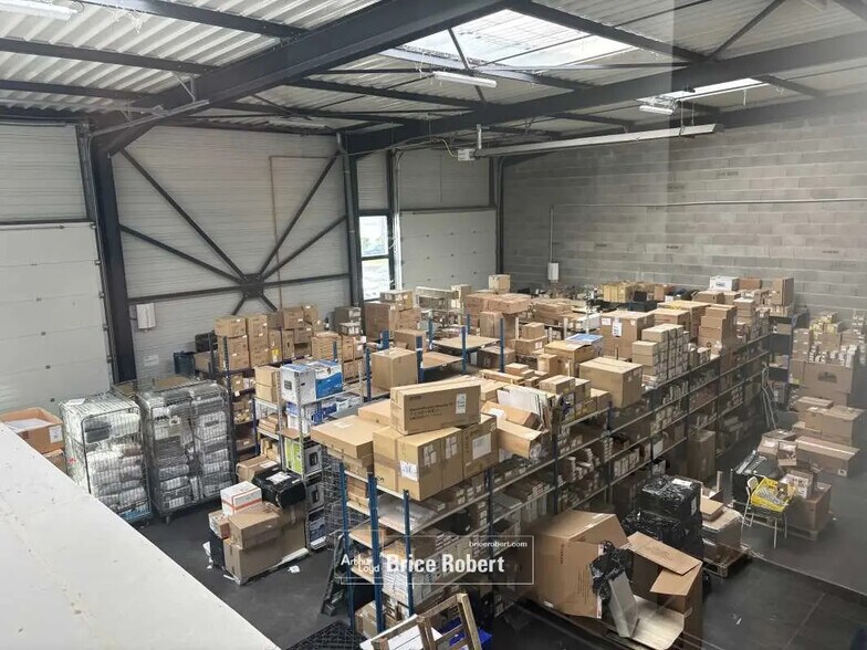 Bureau dans Saint-Priest à louer - Photo intérieure - Image 2 de 10