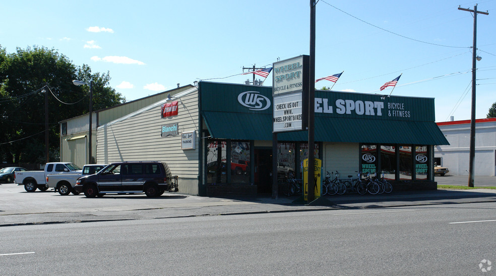 1711 N Division St, Spokane, WA for lease - Primary Photo - Image 1 of 2