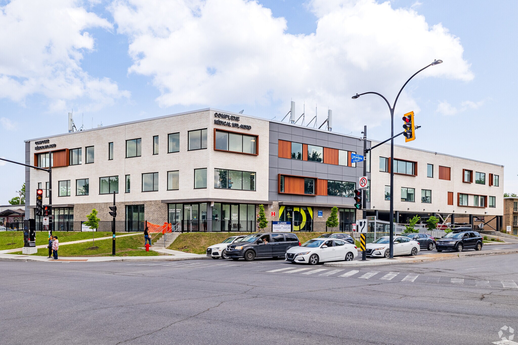12421 Boul Lacordaire Montréal N, Montreal-Nord, QC for sale Primary Photo- Image 1 of 20