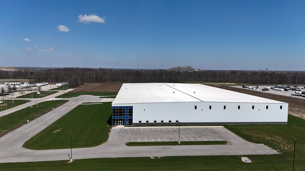 8645 Aviation Dr, Fort Wayne, IN à vendre - Photo du bâtiment - Image 3 de 8