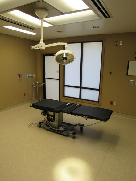 101 2nd St NE, Auburn, WA for lease - Interior Photo - Image 3 of 9