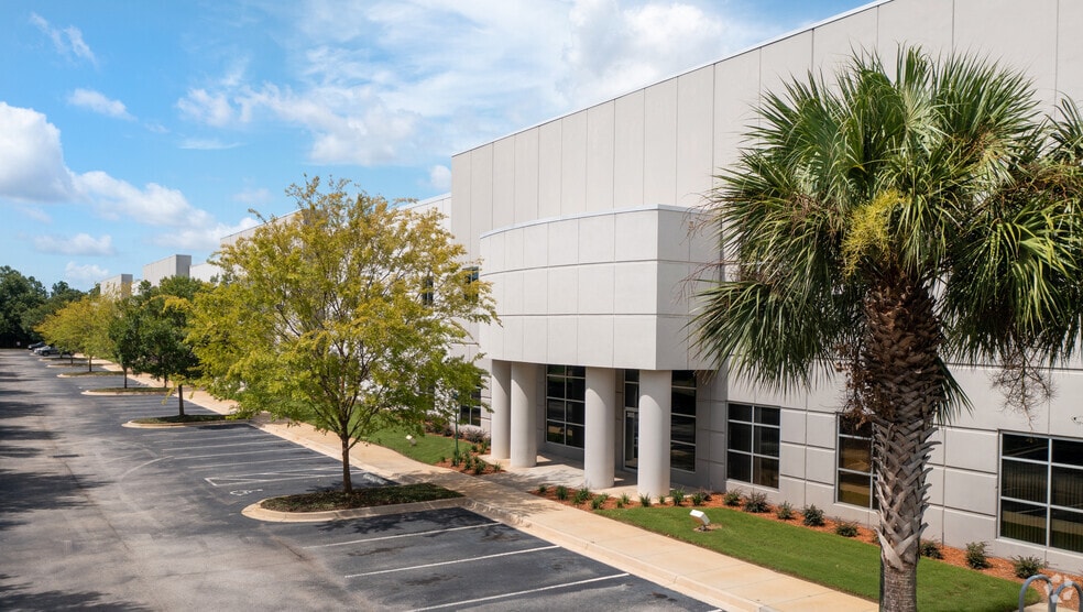 3850 Port Jacksonville Pky, Jacksonville, FL à louer - Photo du bâtiment - Image 2 de 3