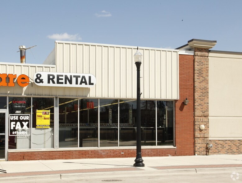 444 Main St, Belleville, MI for lease - Primary Photo - Image 2 of 3