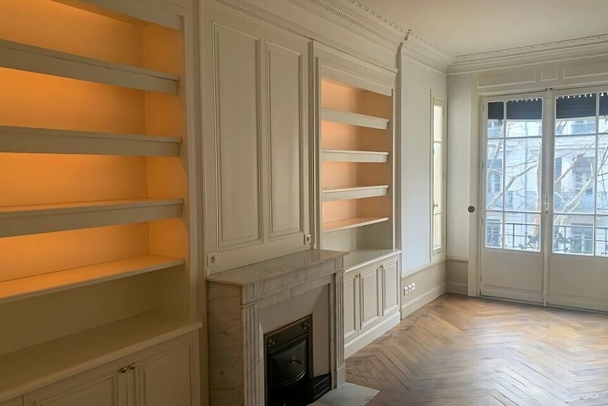 30 Rue De Chabrol, Paris for lease - Interior Photo - Image 3 of 3