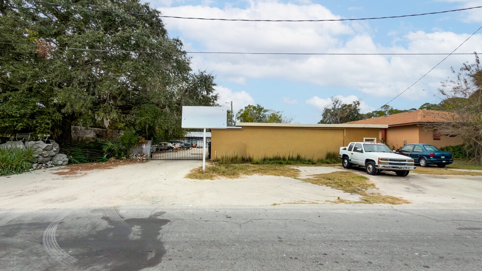2604 NE 19th Dr, Gainesville, FL for sale - Building Photo - Image 3 of 18