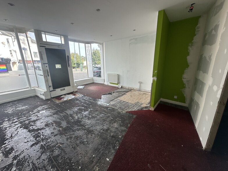 32-33 The Triangle, Bournemouth à vendre - Photo du bâtiment - Image 3 de 6