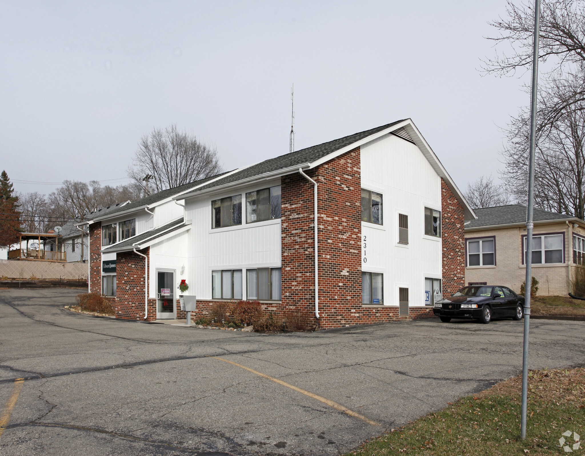 2310 Packard Rd, Ypsilanti, MI for lease Primary Photo- Image 1 of 25