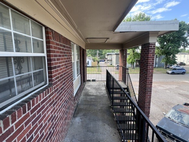 4034 Berkshire Ave, Memphis, TN for sale - Primary Photo - Image 1 of 14