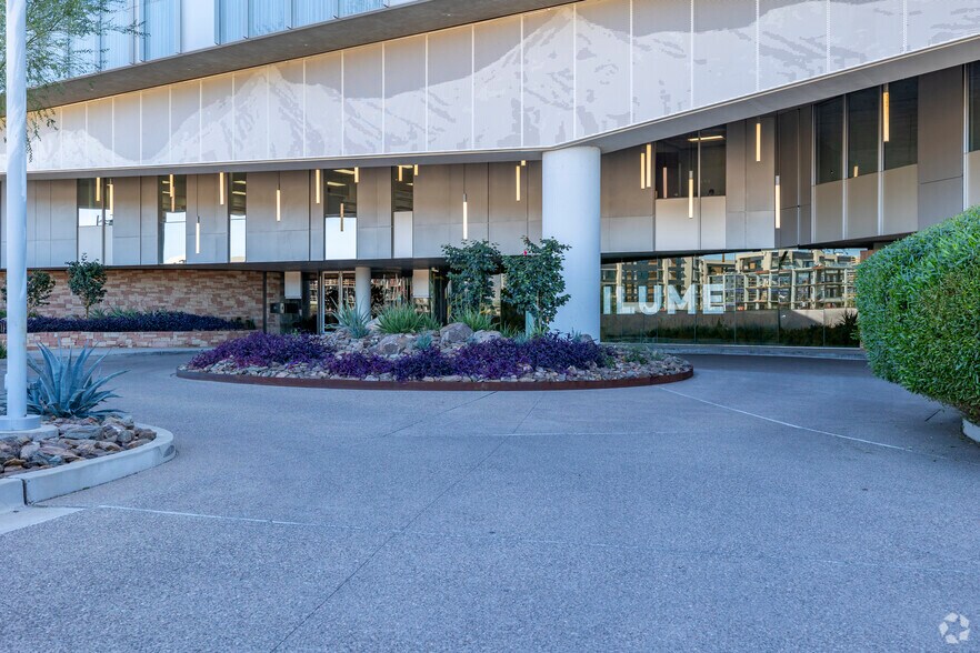 19001 N Scottsdale Rd, Scottsdale, AZ à louer - Photo du bâtiment - Image 3 de 5