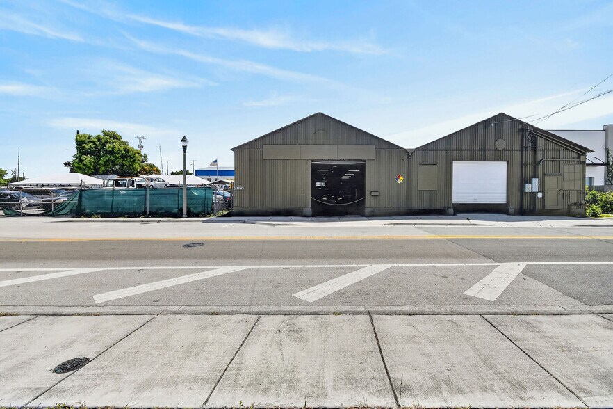 4200 Georgia Ave, West Palm Beach, FL à louer - Photo du bâtiment - Image 2 de 11
