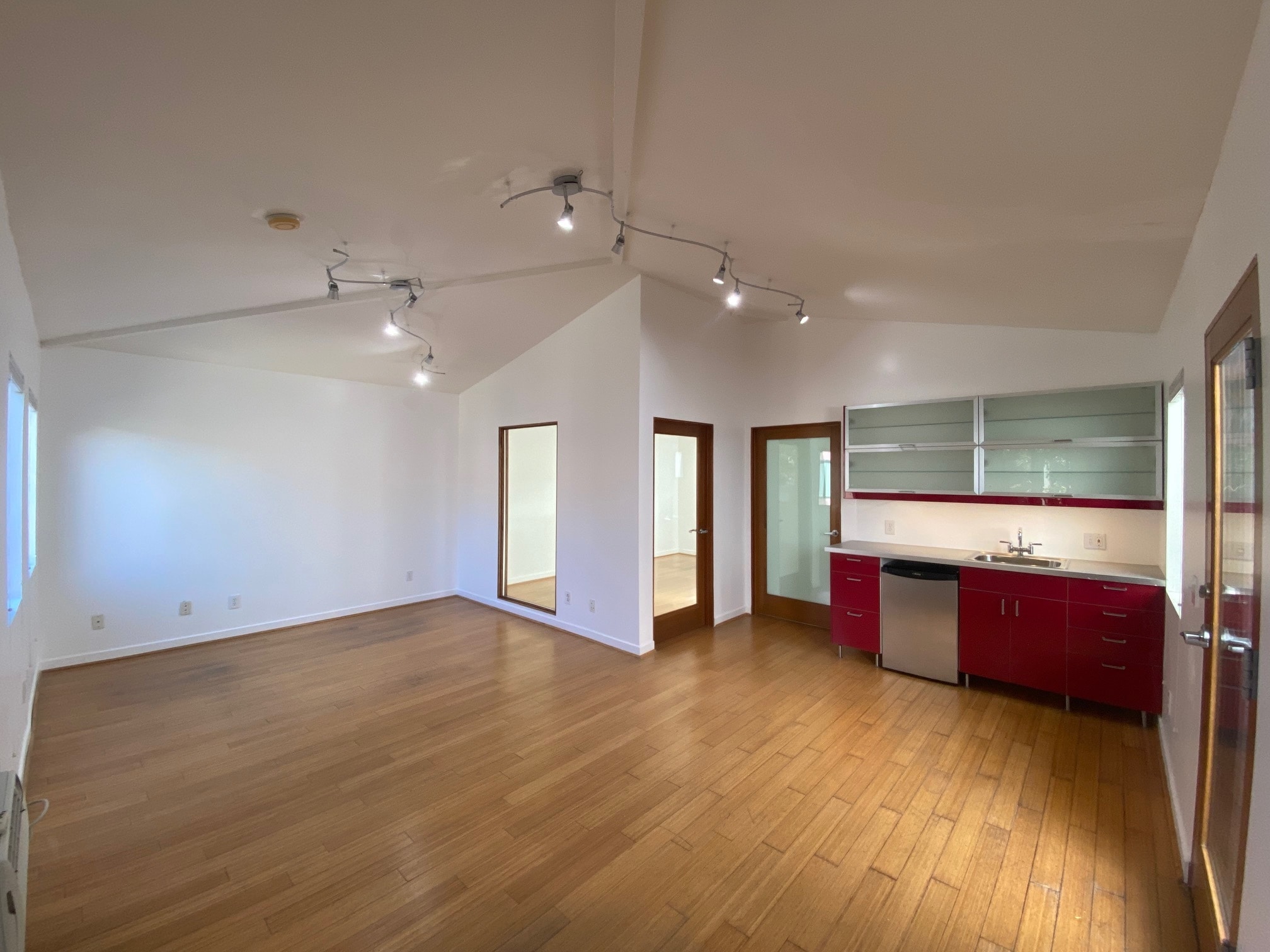 3379-3383 Robertson Pl, Los Angeles, CA à louer Photo intérieure- Image 1 de 3