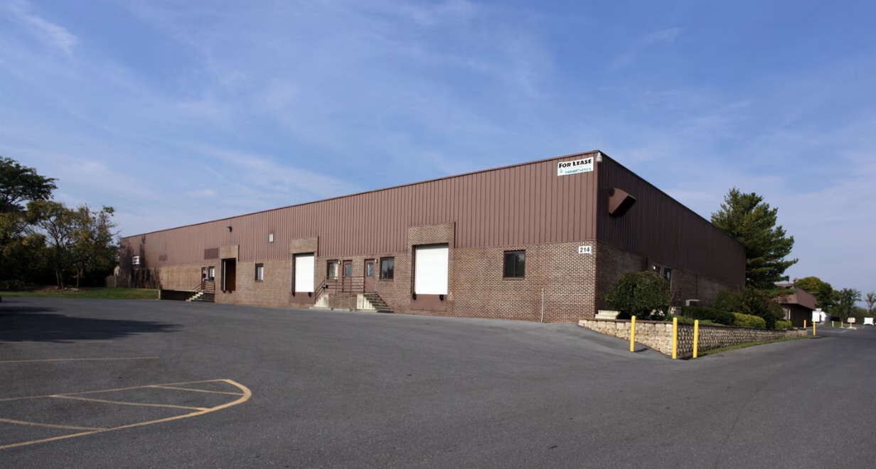 214 Fort Collier Rd, Winchester, VA à louer Photo du bâtiment- Image 1 de 6