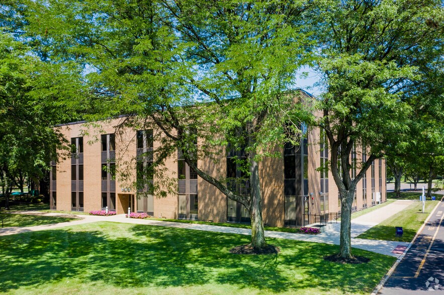 2 Neshaminy Interplex, Trevose, PA à louer - Photo du bâtiment - Image 3 de 13