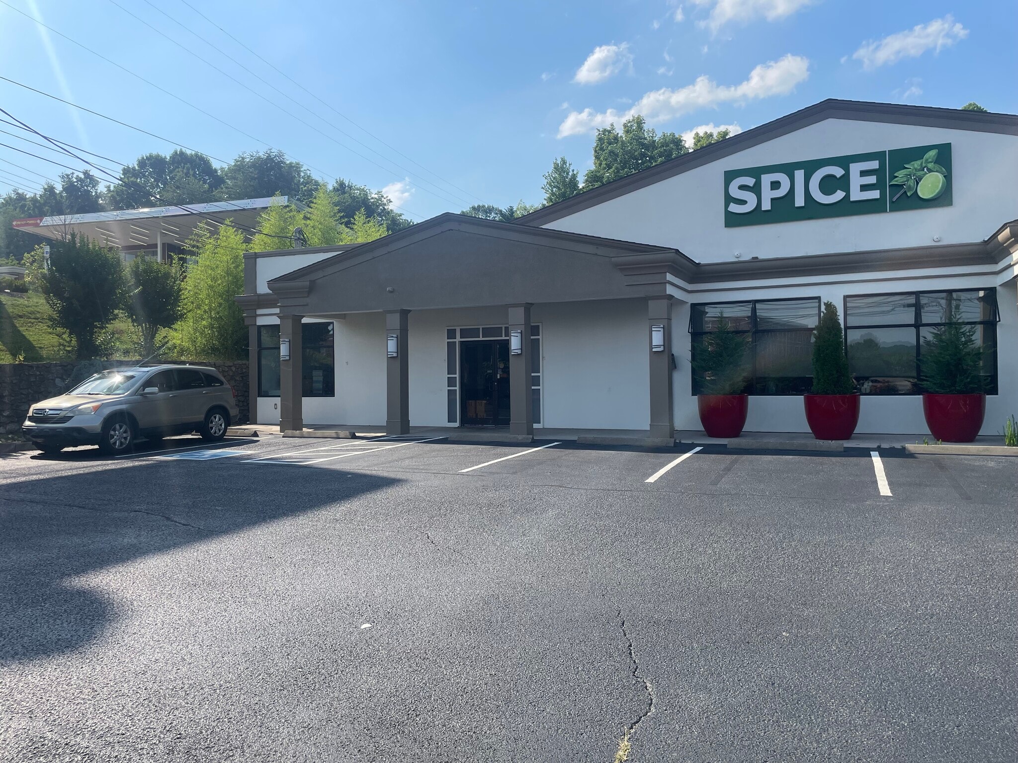 6213 Kingston Pike, Knoxville, TN for lease Building Photo- Image 1 of 6