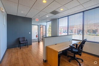 3805 E Main St, St Charles, IL à louer Photo intérieure- Image 1 de 12