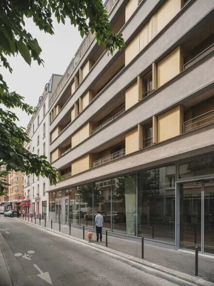 12-16 Rue Versigny, Paris à vendre - Photo du bâtiment - Image 2 de 6
