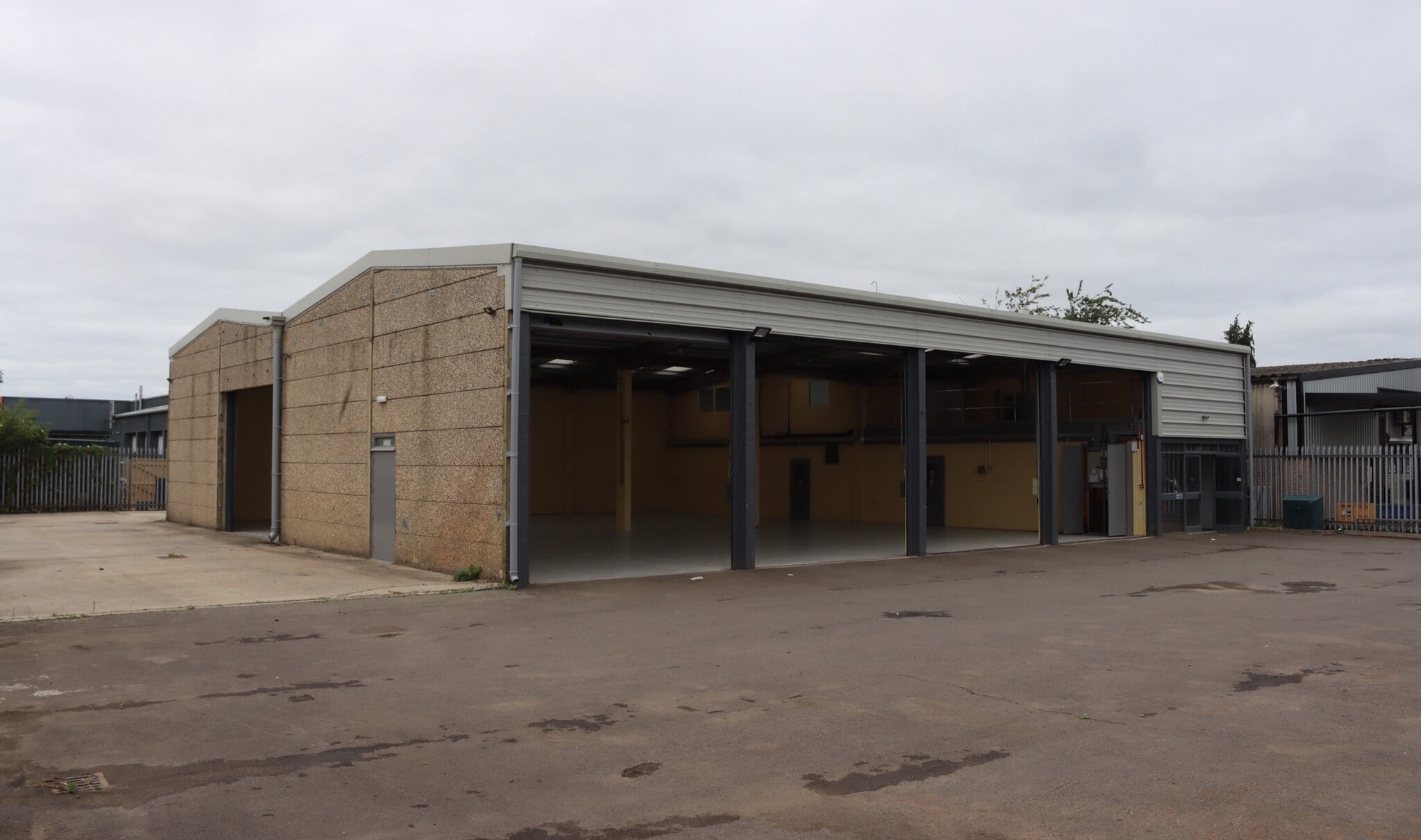 Unit 16 Westfield Rd, Guildford for lease Primary Photo- Image 1 of 6