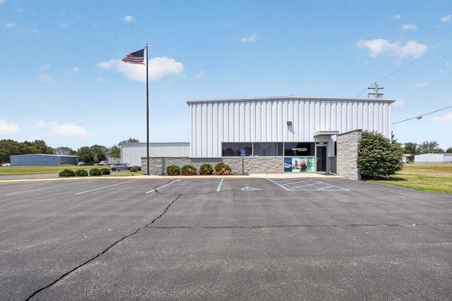 4480 Ray Boll Blvd, Columbus, IN for sale - Building Photo - Image 1 of 15
