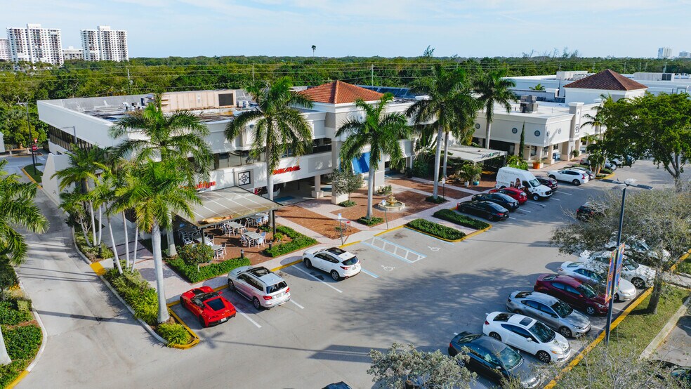 1900-2200 NE 5th Ave, Boca Raton, FL à louer - Photo du bâtiment - Image 2 de 10
