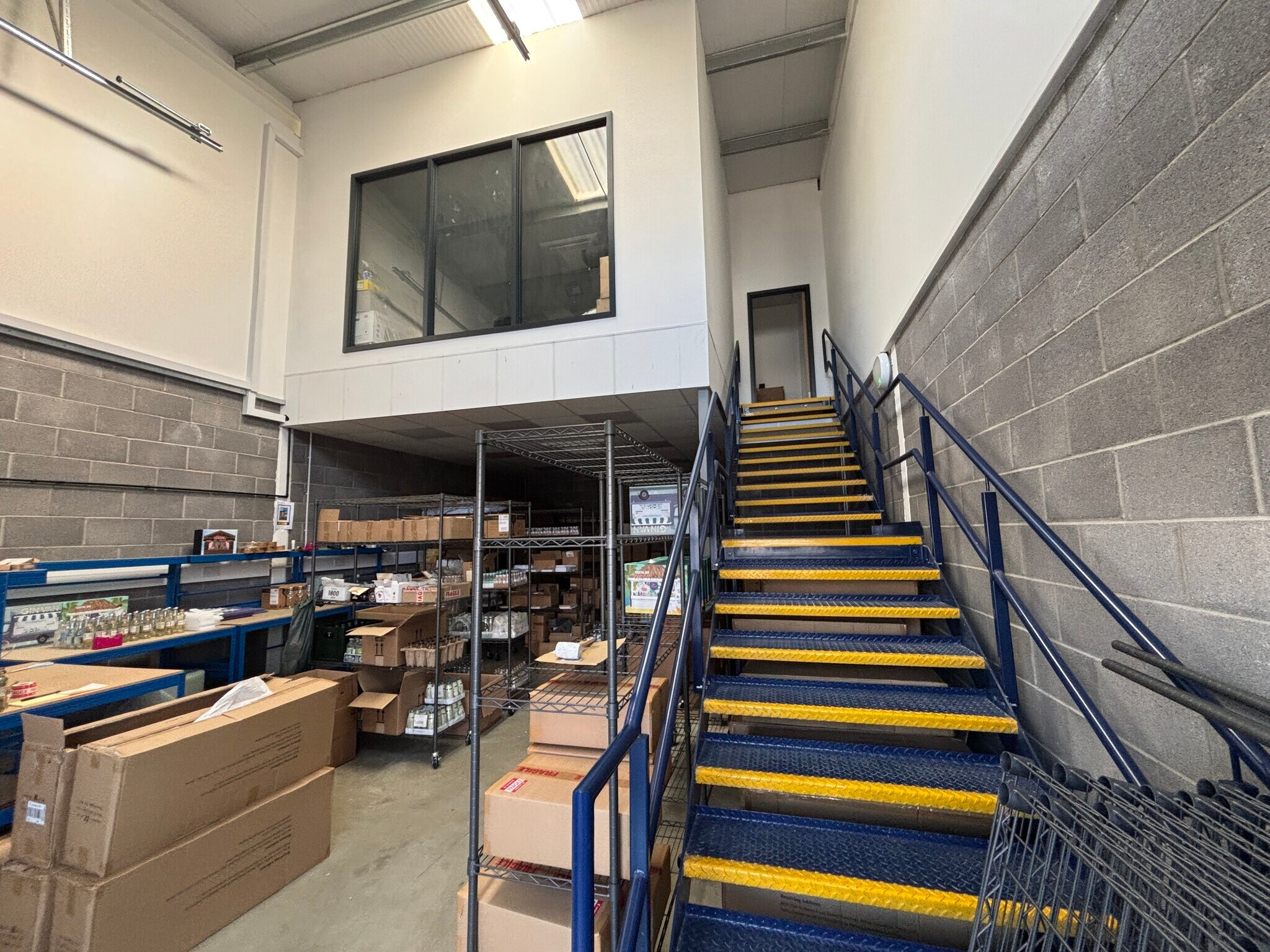 Richard Jones Rd, Minster Lovell for lease Interior Photo- Image 1 of 2