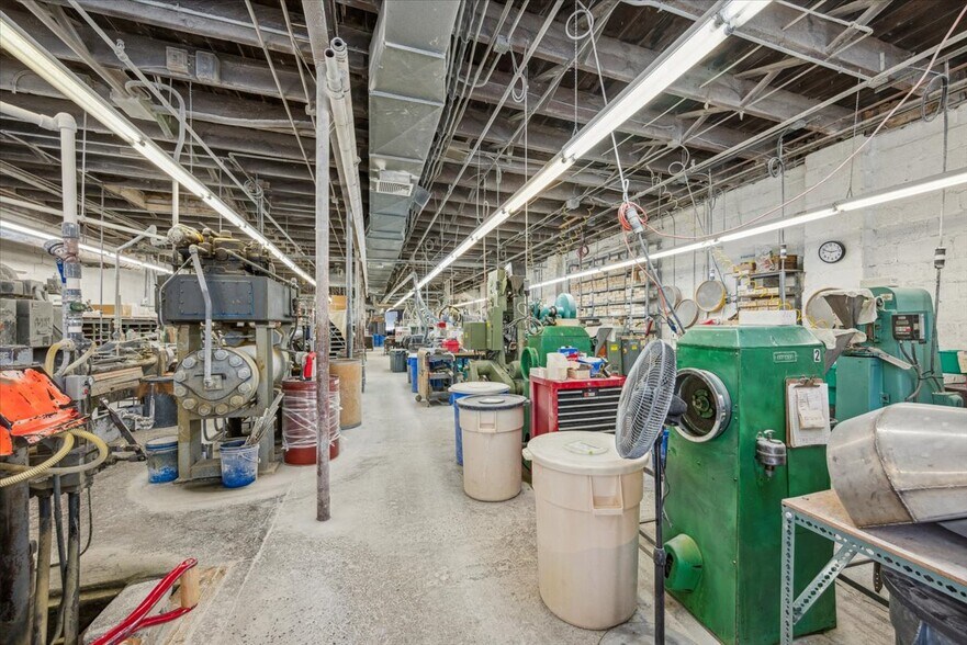 337 Warren Ave, Stirling, NJ à vendre - Photo du bâtiment - Image 3 de 24