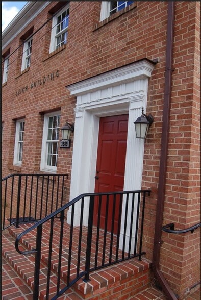 3989 Chain Bridge Rd, Fairfax, VA for sale - Building Photo - Image 2 of 7