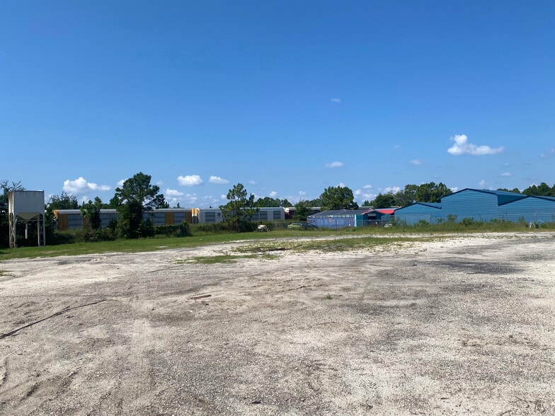 3051 Faye Rd, Jacksonville, FL for lease - Building Photo - Image 3 of 11